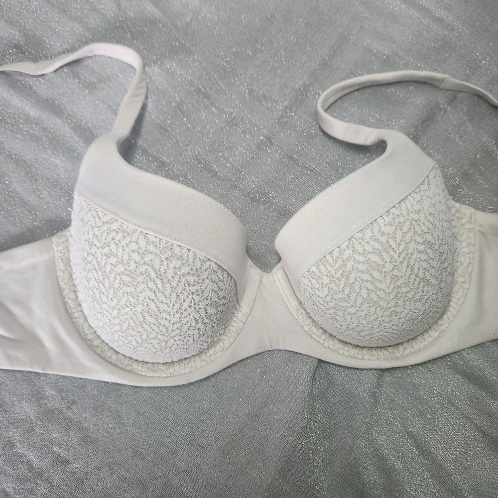 Victoria Secret Body By Victoria Ivory Lace Lined Demi Bra 34D 371987-15G